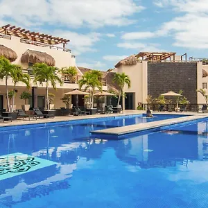 https://beachfront-complex-relaxing-zen-vibe-pool-and-gym.allrivieramayahotels.com